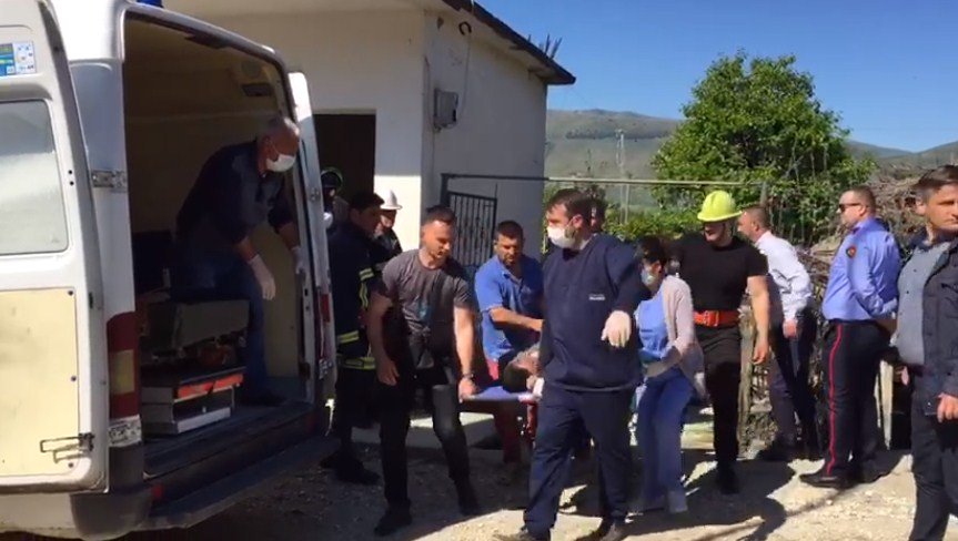 Tragjedia në Berat/ Hapin pus për të nxjerrë ujë, 2 të vdekur, i treti rëndë në spital