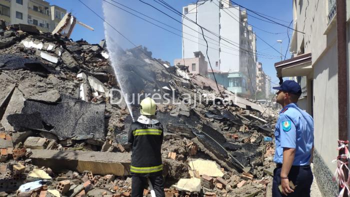 Shembet me tritol pallati në Durrës, shpërthimi i fuqishëm dëgjohet kudo (FOTO)
