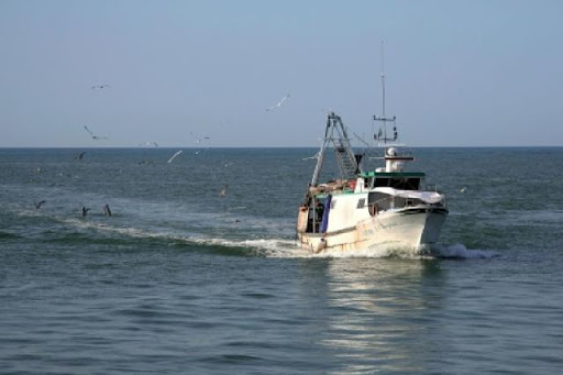 Përfshihet nga flakët peshkarexha në Durrës