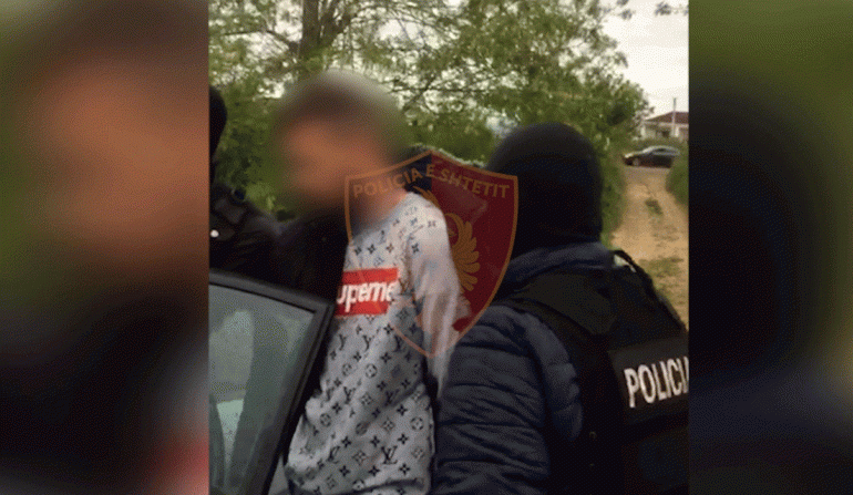 Lidhën dhe grabitën familjen në Zall-Herr, lihet në burg organizatori dhe vëllezërit Bami