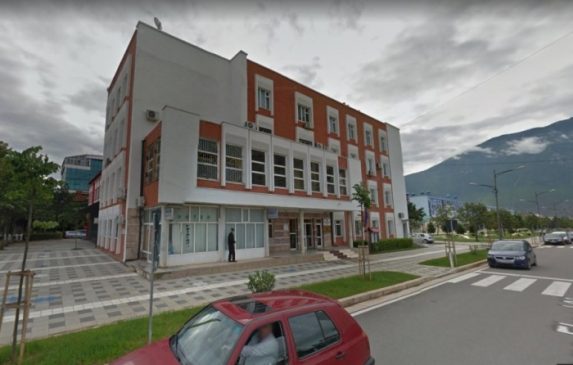 I doli emri në përgjimet e dosjes së Kukësit së bashku me djalin, prokurorja: Është keqpërdorur për arsye të pamoralshme