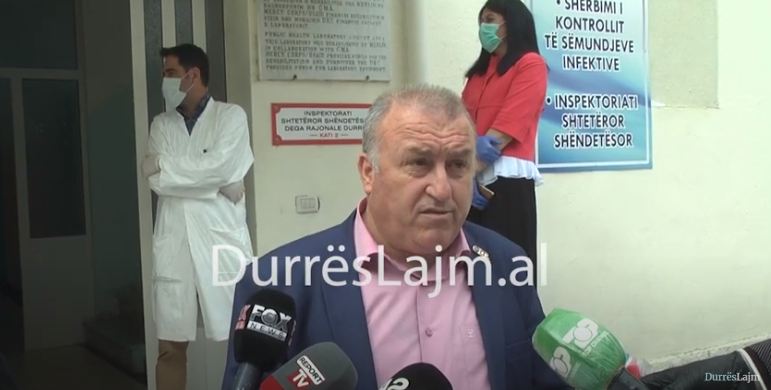 Po përballen me Covid-19/ Mjekët e Durrësit në protestë: Kërkojmë pagën shtesë, listat po bëhen fshehtas (VIDEO)