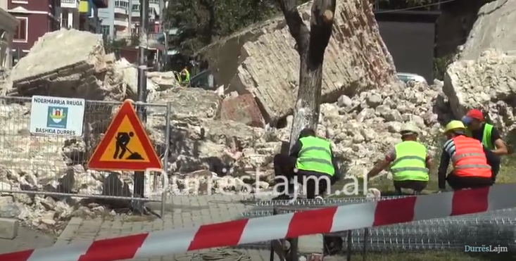 Nisin punimet te muri i shembur i Kalasë së Durrësit, ç&#8217;do ndodhë me pjesët e dëmtuara (VIDEO)