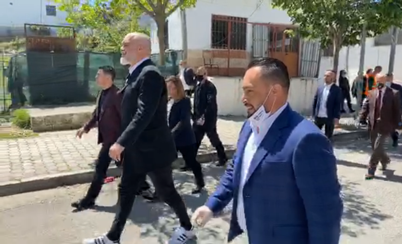 Shijak, nis shembja e ndërtesave të dëmtuara nga tërmeti i 26 nëntorit, Rama: Hapet rruga e ndërtimit të një lagjeje të re