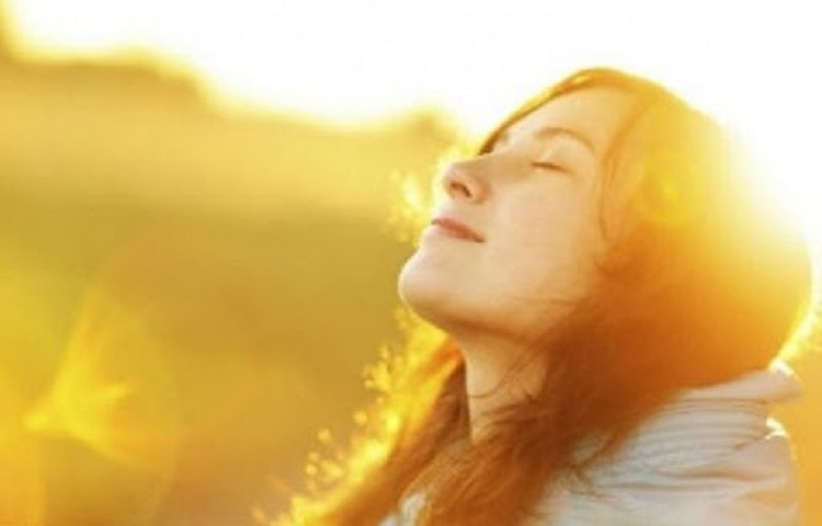 Shkencëtarët: Rrezet e diellit shkatërrojnë koronavirusin në çdo sipërfaqe