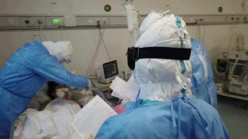 Përdori kartën e kreditit të pacientit që vdiq nga COVID-19, infermierja akuzohet për vjedhje