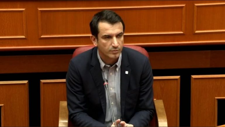 Veliaj mbledh online Këshillin Bashkiak të Tiranës, disa orë para protestës tek Teatri