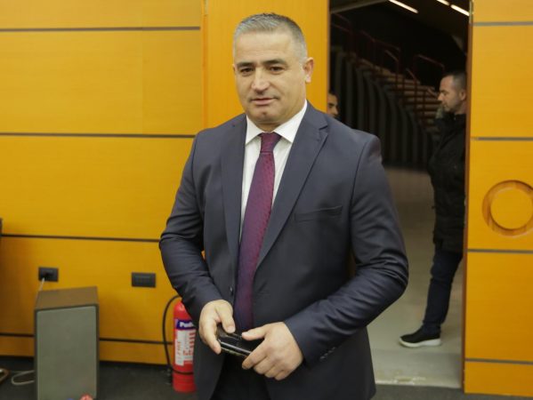 I pastër në të trija shtyllat e Vettingut, konfirmohet në detyrë komandanti i Gardës