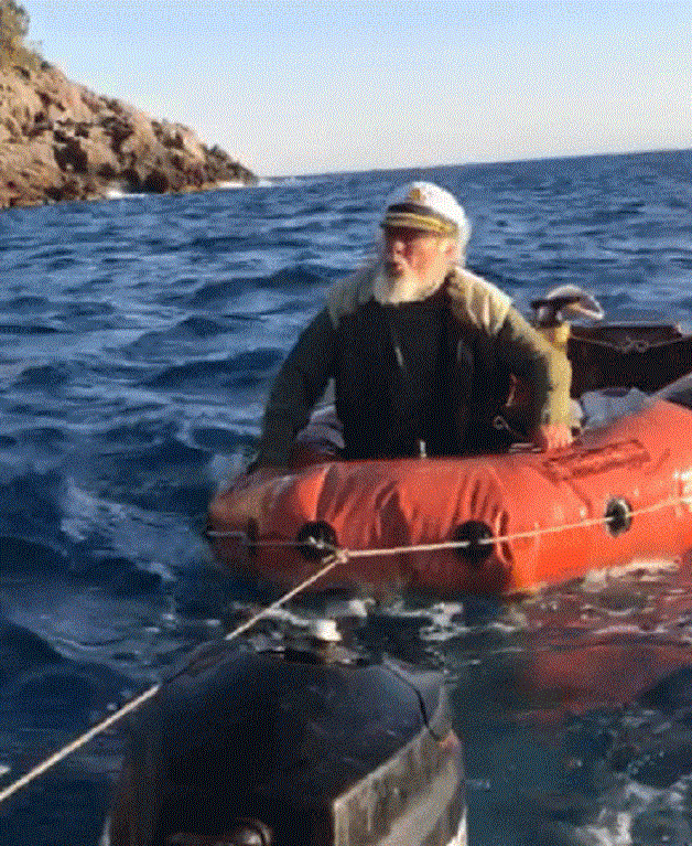 Aventura e rrezikshme e peshkatarit, dy ditë “betejë” në det, shpëtohet nga varkë tjetër