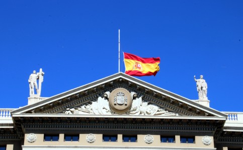 Spanja shpall 10 ditë zie kombëtare, për 27 mijë viktimat nga COVID-19