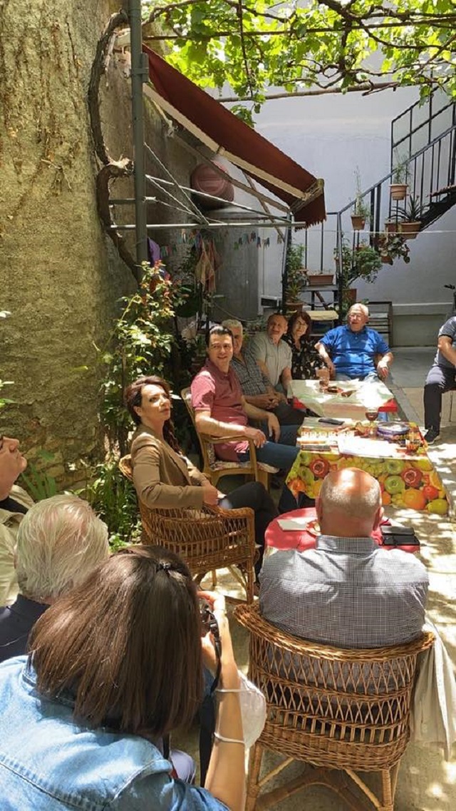 Basha viziton familjen e vjetër në Tiranë: Plani jonë për ringritjen e ekonomisë dhe mirëqenien e shqiptarëve