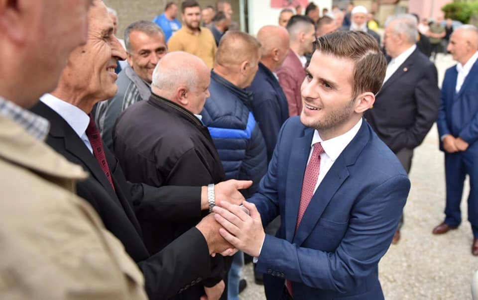 Cakaj viziton familjen e Jonuz Musliut: Mirënjohje për kontributin e tyre historik