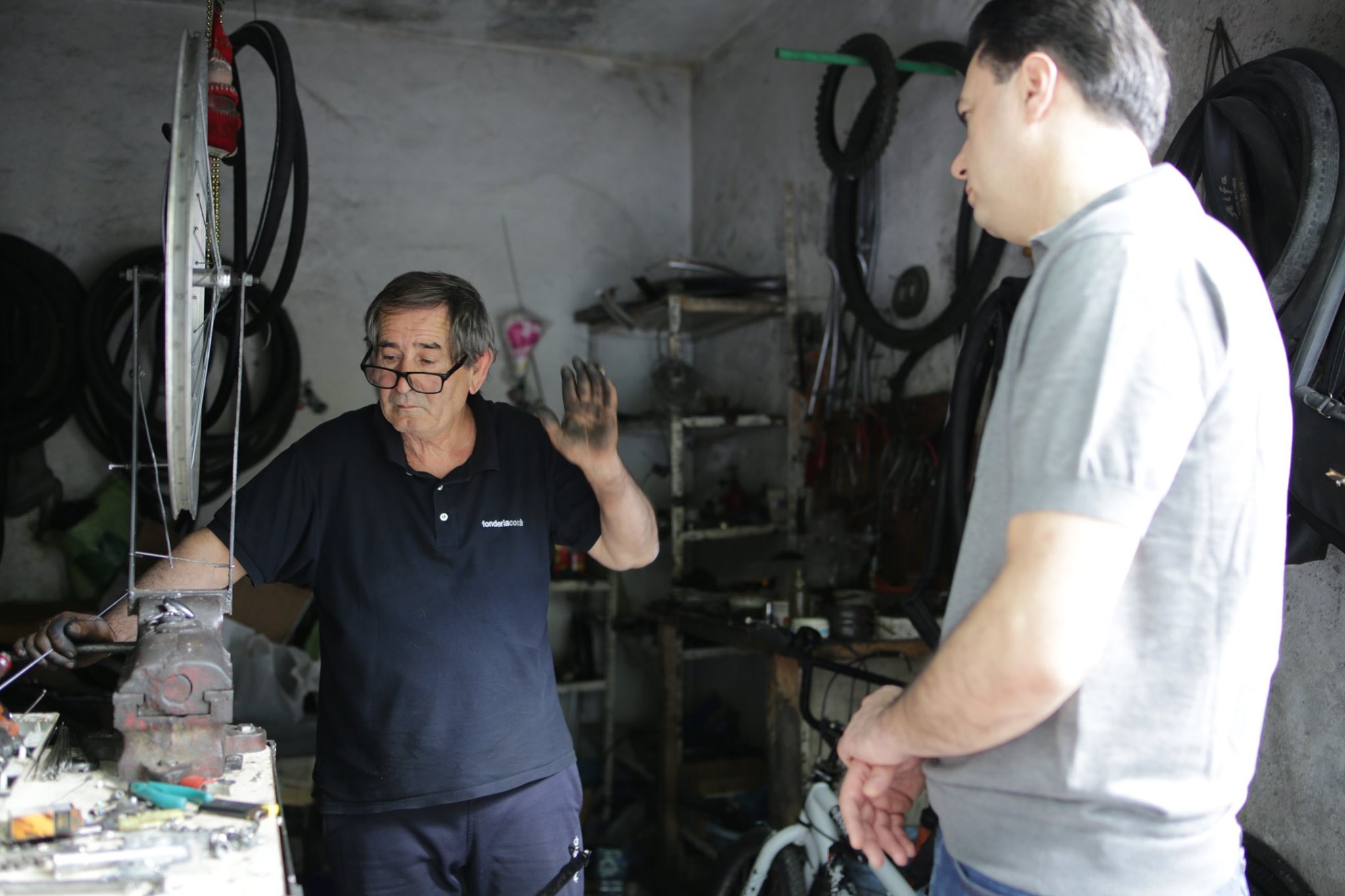 Basha vijon takimet me biznesin e vogël: Xhepat e shqiptarëve po boshatisen, Ramavirusi po i godet përditë