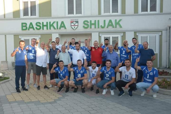 Volejboll/ Erzeni fiton Kampionatin, Arbana:  Bravooo cunaaaa, jemi krenar për ju!