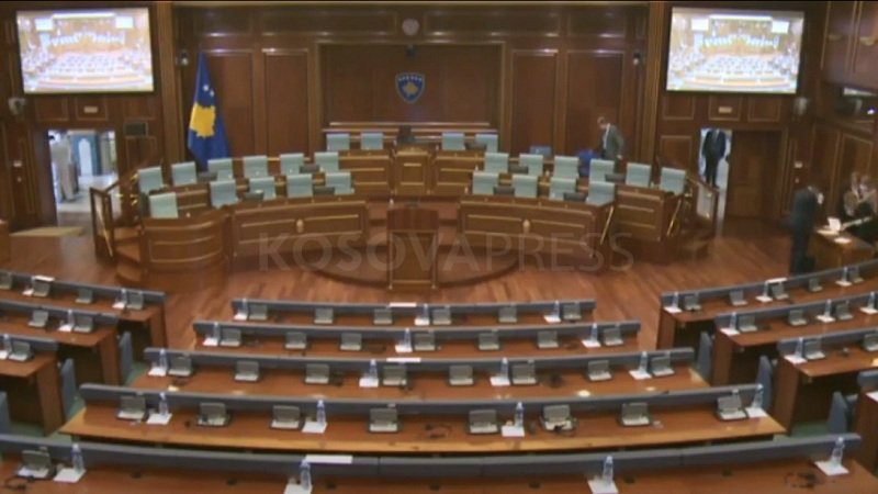 Osmani e VV bojkotojnë seancën, deputetët nderojnë minatorët që humbën jetën