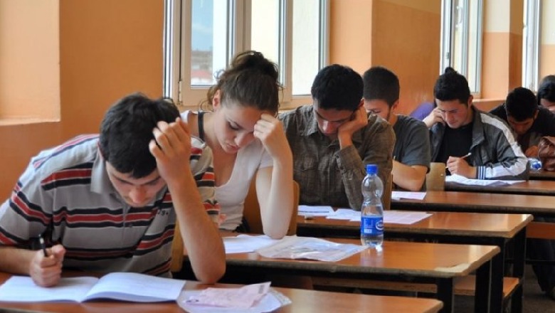 Provimi i Letërsisë në Maturë, prindërit i ankohen ministres Shahini: Teza jo sipas udhëzimeve të MASR