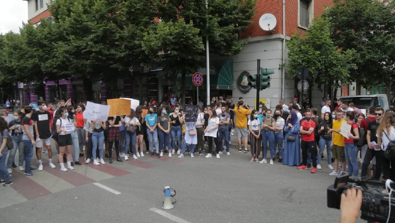 Dalin përgjigjet e testit të Gjuhë-Letërsisë, vetëm 760 maturantë morën notën 10