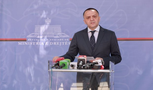 Lame kritikon ashpër shtetin për pronat: Do t’i japim fund regjistrimit