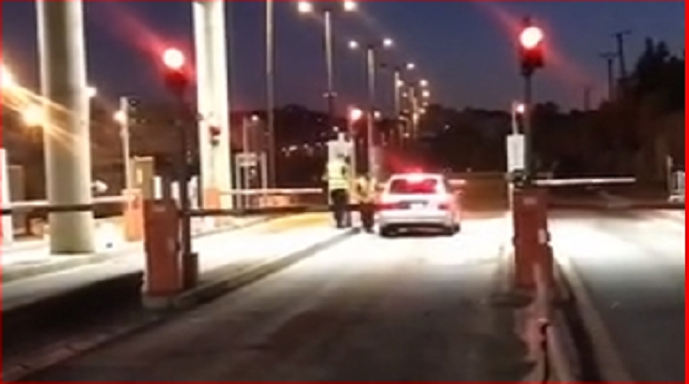 Bllokohen rreth 100 pasagjerë në portin e Durrësit