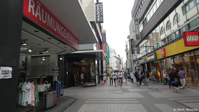 DW: Kriza e koronës po shkakton trazira të mëdha në qendrat e qyteteve, shumë tregtarë në prag falimentimi