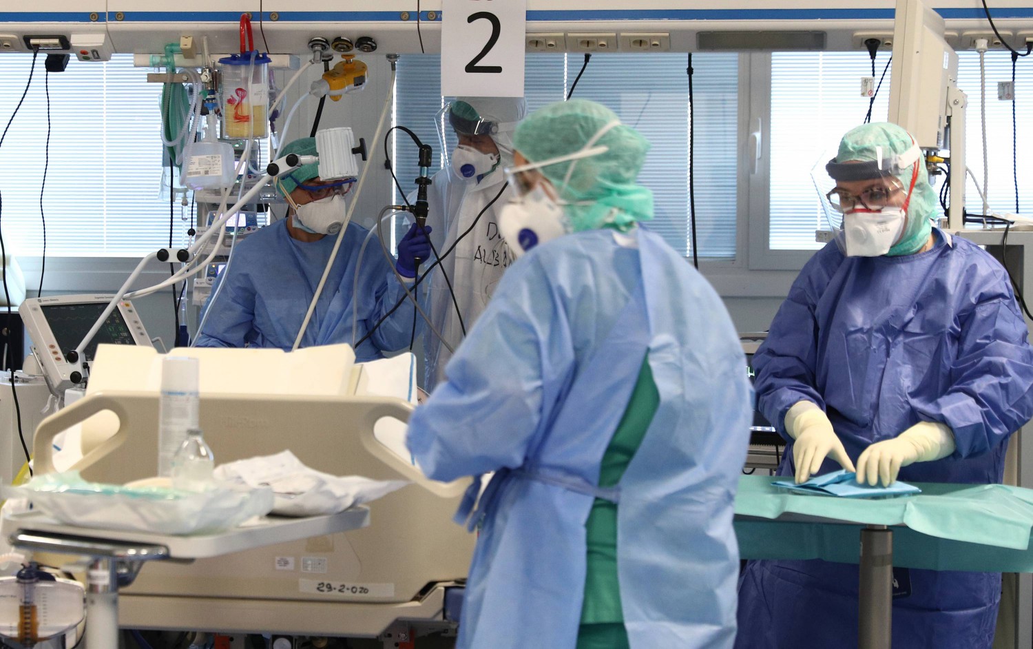 Ulet ndjeshëm numri i vdekjeve në Itali, vetëm 8 viktima dhe 175 raste të reja