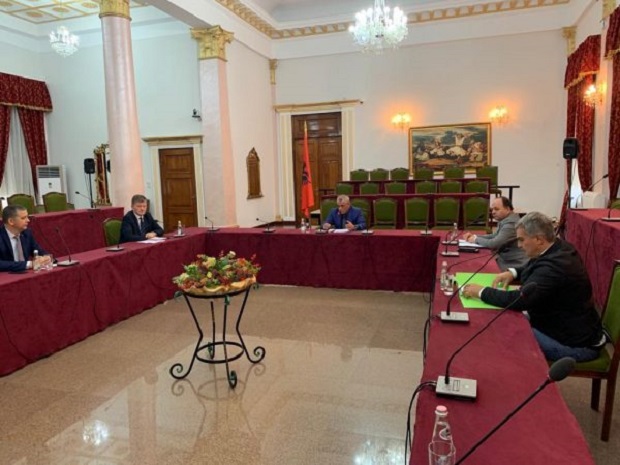 Reforma Zgjedhore/ Kuvendi zbardh takimin e Ruçit me deputetët e opozitës së re