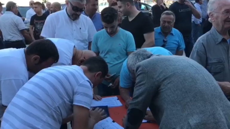 AMT mbledh firmat në Vlorë/ Budina: Koha që çdo opozitar të bashkohet