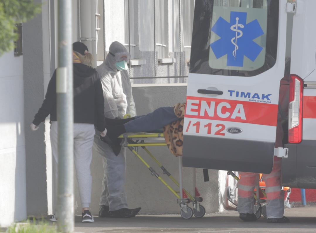 Shpërthen bombola e gazit në banesë, dy persona pësojnë djegie