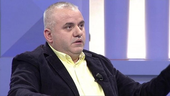 Vrasja e dyfishtë në Mamurras, Artan Hoxha paralajmëron rrezik në Tiranë