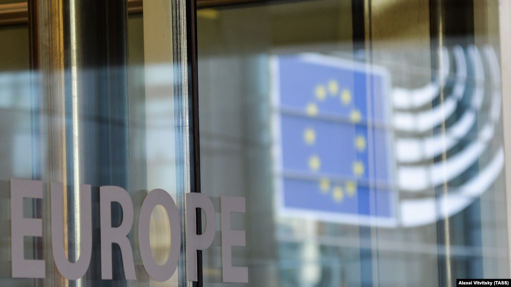 BE-ja pret që dialogu Kosovë-Serbi të rifillojë në korrik