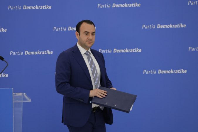 PD: Plehrat do u trajtonin shumë më lirë në Durrës, së shpejti prova për biznesmenin e dyshimtë të Ramës