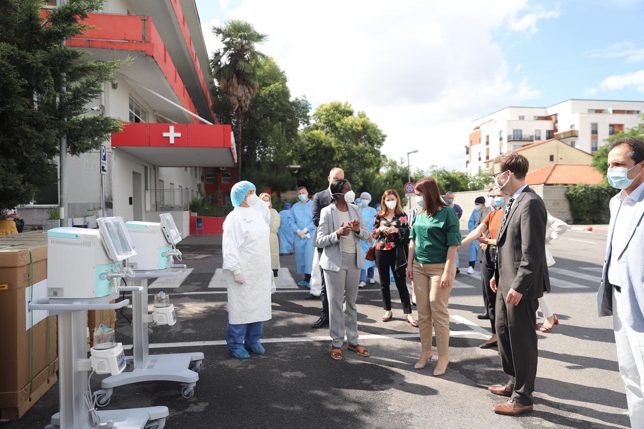 Mbërrijnë respiratorë të rinj tek Infektivi: Rrisim kapacitetet e shërbimit të terapisë intensive për përballimin e COVID-19