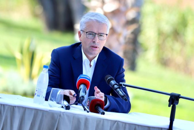 Lleshaj rrëfen infektimin e mikut me COVID: S’e besonte kurrë, por tani është në vështirësi