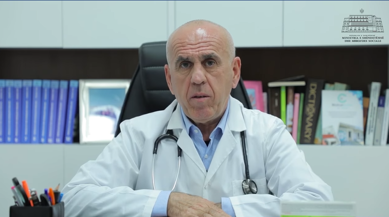 A përhapet koronavirusi nëse pështyjmë në det? Flet Pëllumb Pipero