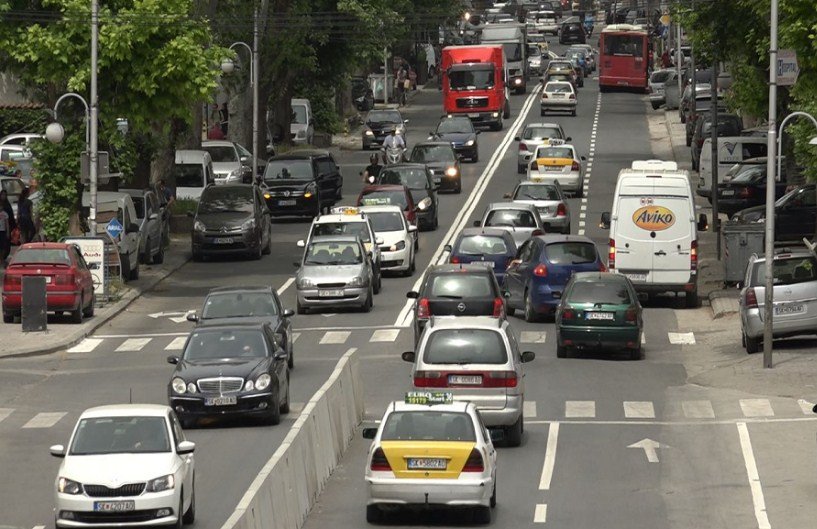 Maqedonia e Veriut hap kufijtë, pa test dhe vetëizolim