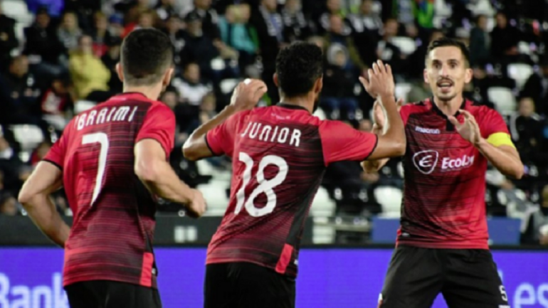 Rritet numri i të prekurve, Maqedonia e Veriut pezullon përfundimisht futbollin