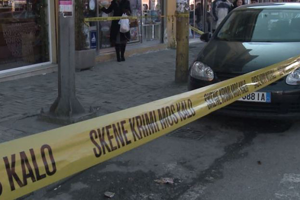 Eksploziv makinës së një gruaje pranë ‘Paraburgimit’, rrethohet zona