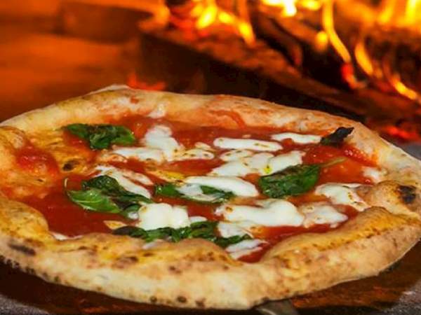 Pica napoletane rrezikon njohjen nga UNESCO për shkak të furrës elektrike