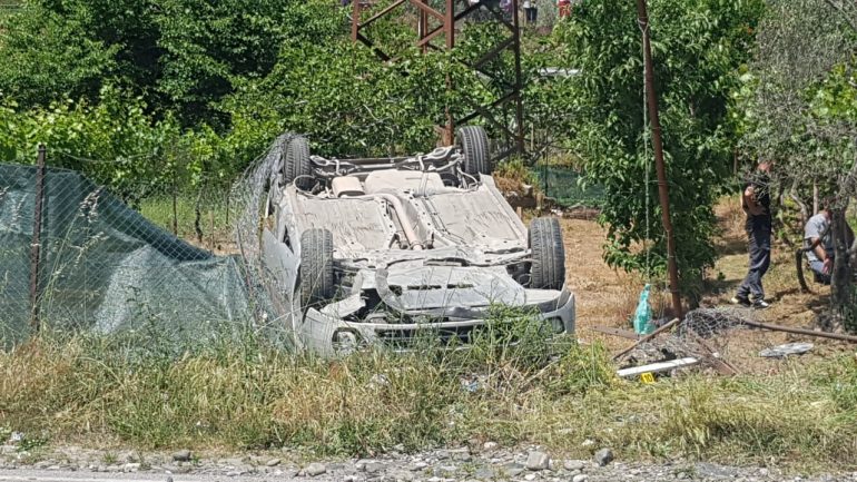 “Volkswagen”-i del nga rruga, humb jetën shoferi 34-vjeçar