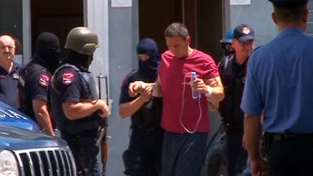 Plagosja e “të fortit” të Elbasanit, policia blindon spitalin e Traumës