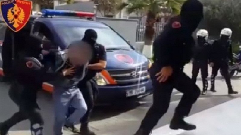 Në pranga 5 persona, akuzohen për vepra të ndryshme penale