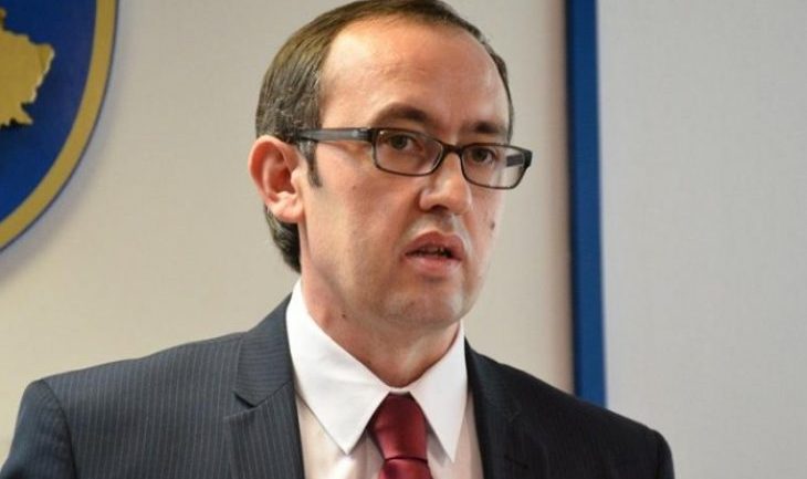 Hoti: Rritja e numrit të rasteve mund të kthejë masat e izolimit total