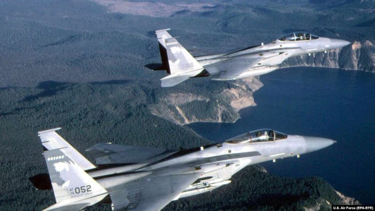 Rrëzohet një avion i Forcave Ajrore amerikane në Detin e Veriut