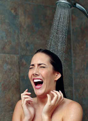 Pse duhet të bëni dush me ujë të ftohtë