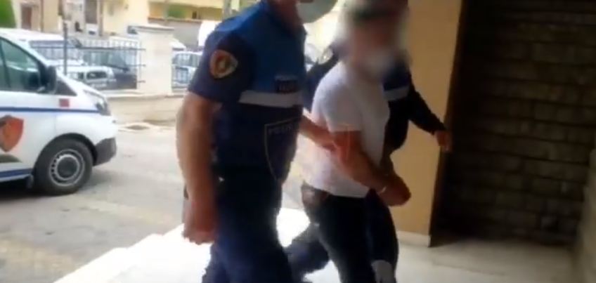 “Destinacioni”/ Transportoi 11 emigrantë të paligjshëm, arrestohet 35-vjeçari