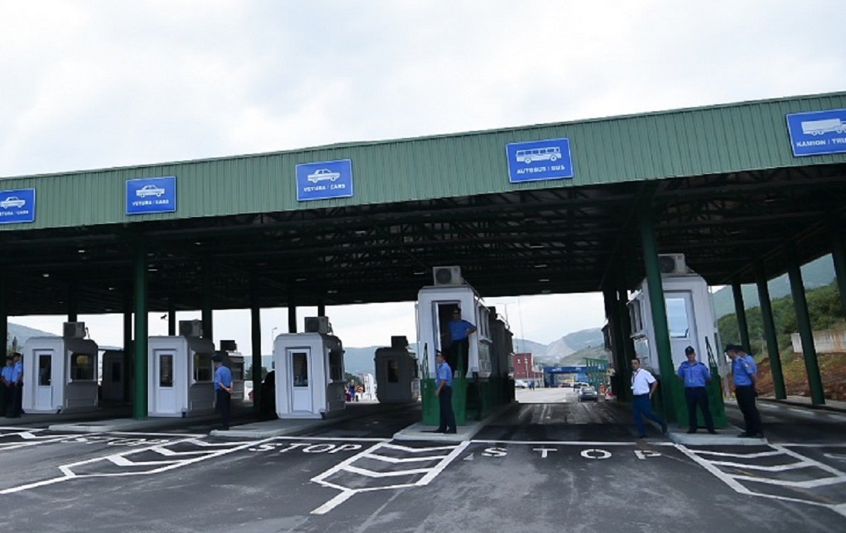 I shpallur në kërkim për mashtrim, 46-vjeçari kapet në pikën kufitare