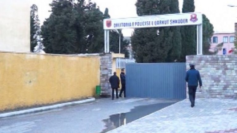 U arrestua për përdhunimin e të miturës, lirohet shefi i Policisë së Fushë-Arrëzit