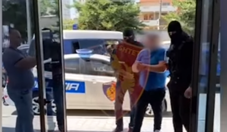 Gjykata lë në burg dy pronarët e hoteleve, arrest shtëpie për 5 prostitutat