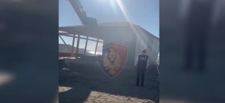 Durrës, IKMT prish ndërtimin pa leje në fshat Rinia. 20 milionë lekë gjobë dhe 3 të proceduar (VIDEO)
