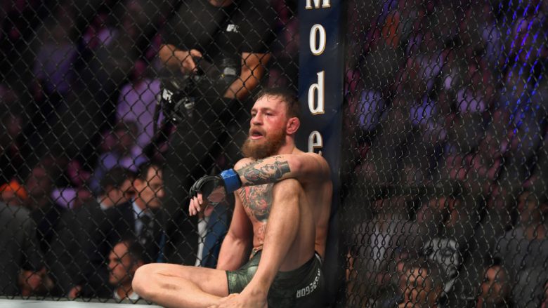 Conor McGregor befason, njofton fundin e karrierës së tij